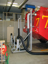 空港化学消防車用排気ホースリール　納入事例